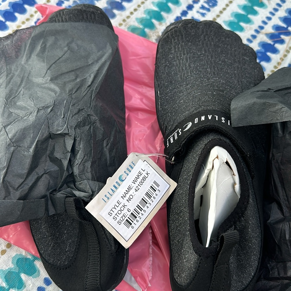 Island Surf Wake Water Shoes - Size 6 women's